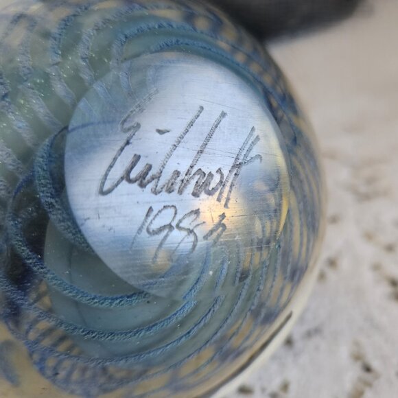 ROBERT EICKHOLT Signed 1983 Art GLASS Paperweight Blue Iridescent. - Picture 15 of 15